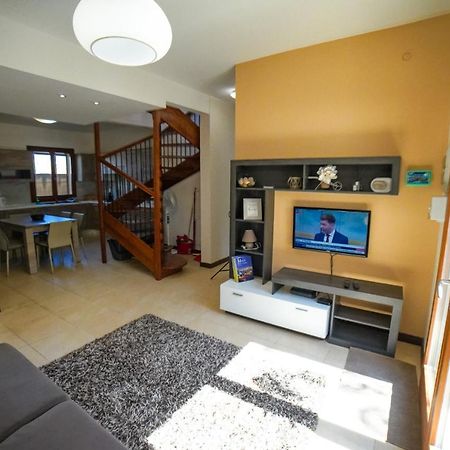 Getawaynpetto Private Duplex Maisonette With Jacuzzi Hot Tub Mgarr Exterior foto
