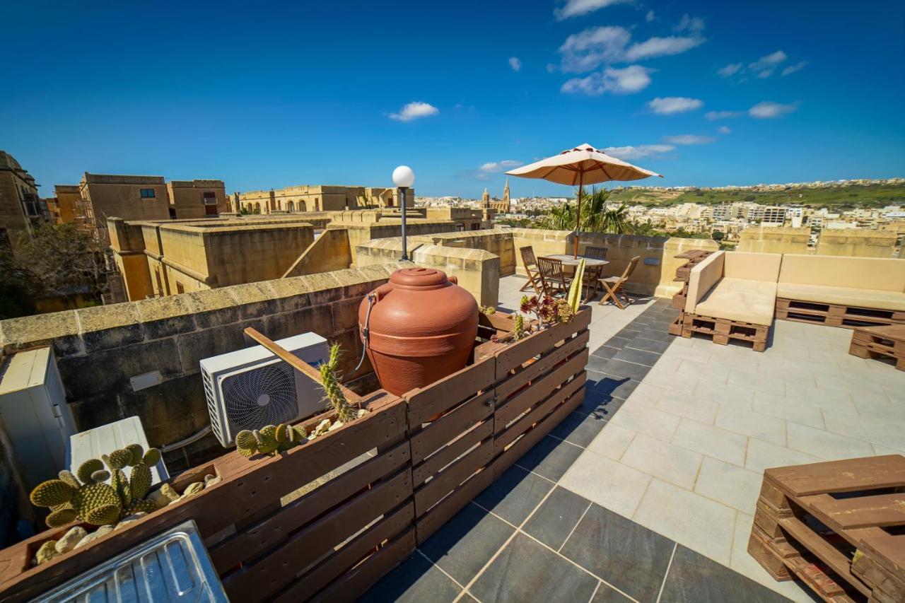 Getawaynpetto Private Duplex Maisonette With Jacuzzi Hot Tub Mgarr Exterior foto