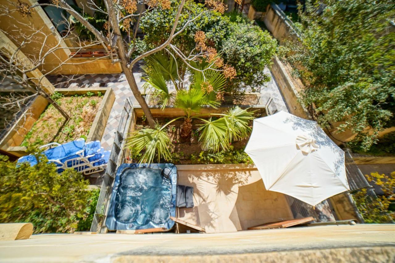 Getawaynpetto Private Duplex Maisonette With Jacuzzi Hot Tub Mgarr Exterior foto